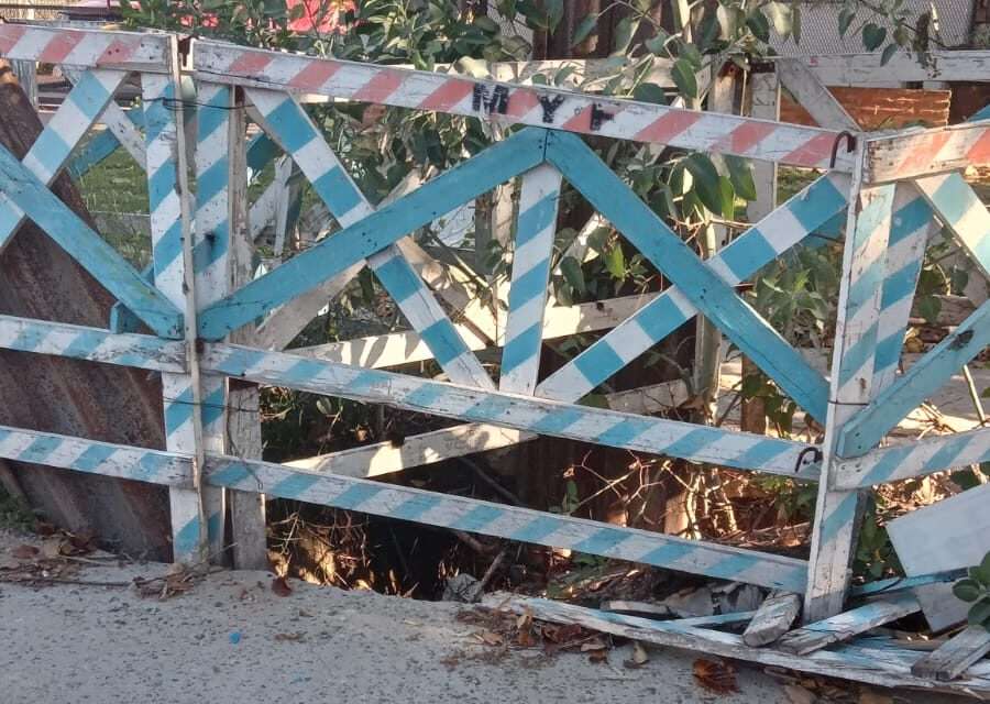 Pozo de la vergüenza en Bernal: Una obra de AySA que amenaza la seguridad de los vecinos en Falucho