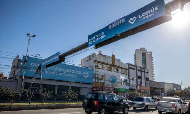 Lanús Gobierno instaló el primer pórtico de la ciudad con cámaras lectoras de patente