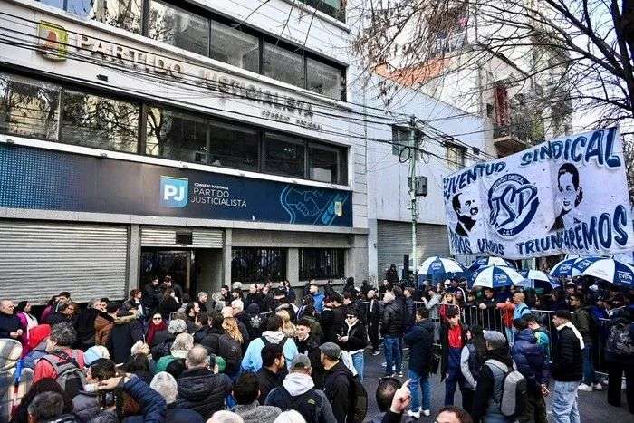 Comunicado: “Ante la infame proscripción y condena, defendamos la democracia”