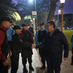Chip electrónico y rastreo en vivo: cómo son los nuevos chalecos antibalas de la Policía de la Ciudad