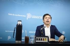 Ante "la motosierra despiadada", Kicillof llamó a la unidad para enfrentar a Milei
