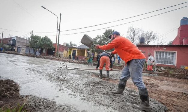 La Motosierra frenó el financiamiento: Ahora con fondos municipales, avanzan los pavimentos en Bernal Oeste