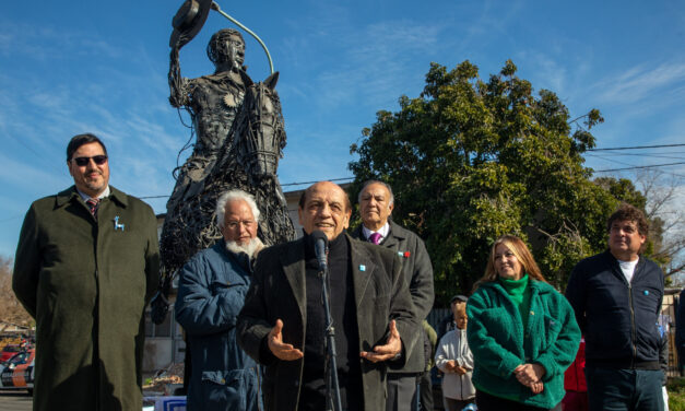 Homenajearon a Rosas en Berazategui
