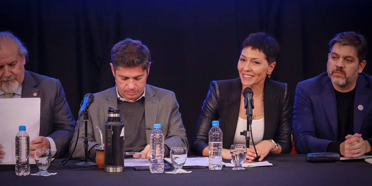 Mayra Mendoza y Axel Kicillof juntos cerraron el encuentro bonaerense de Ciencia y Educación en la UNQ