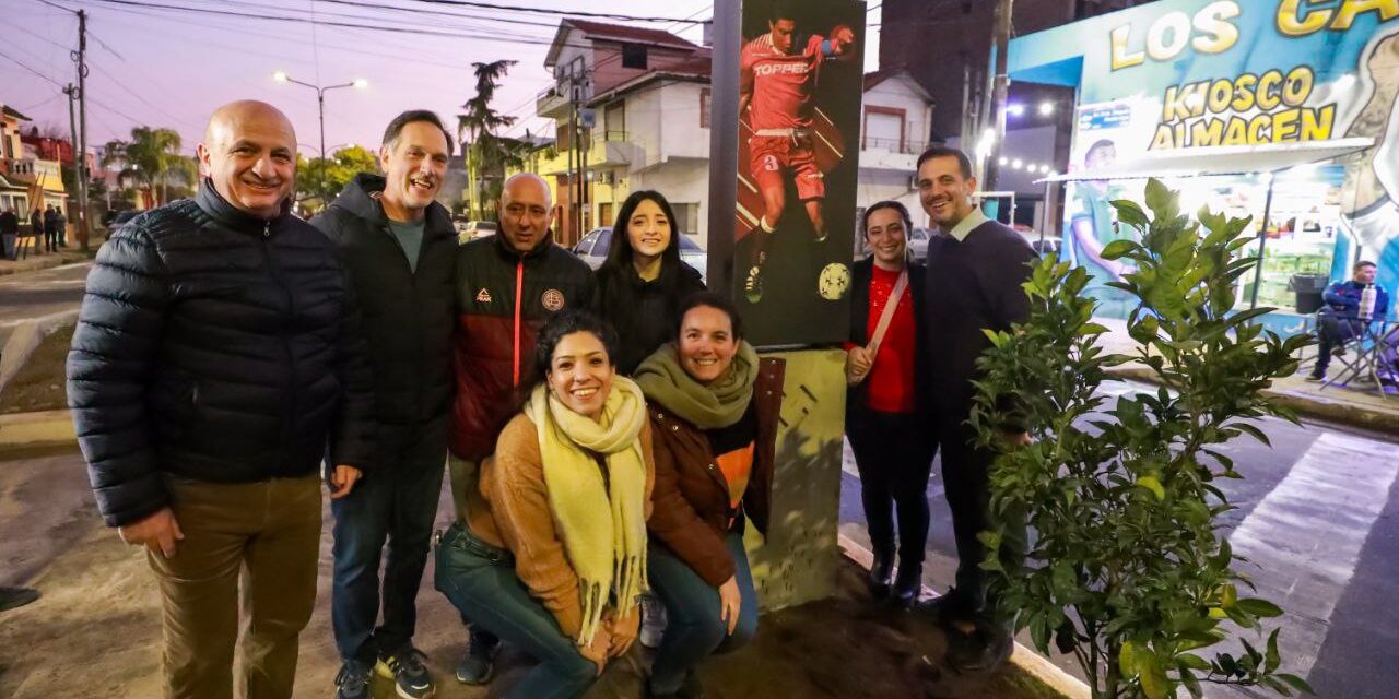 En un emotivo acto, Lanús Gobierno inauguró el Paseo de los Idolos del Granate