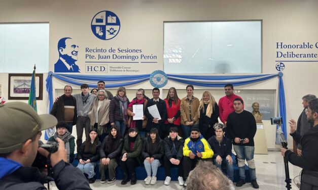 Histórico reconocimiento para la Escuela Secundaria N° 28 "Julio Cortázar" de Berazategui