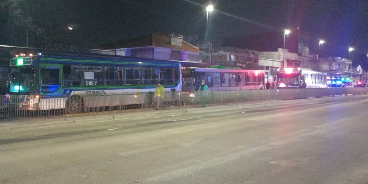 Triple choque en el Metrobus Quilmes: 18 heridos en un impactante incidente vial