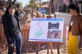 En redes, otra vez, Mayra Mendoza cruzó a los hermanos Milei, ahora por las obras desfinanciadas