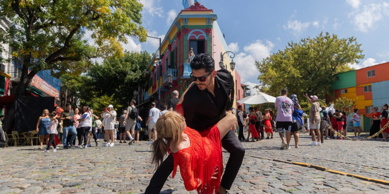 La Ciudad de Buenos Aires celebra los 155 años de La Boca con un megafestival y arte