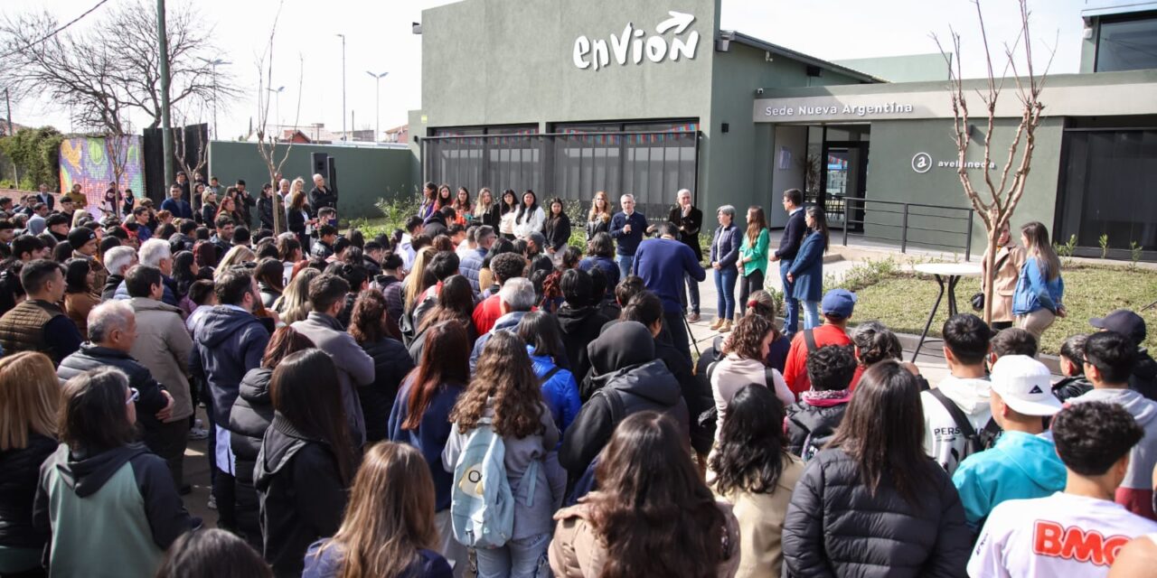 Larroque, Ferraresi y Sierra inauguraron el nuevo edificio para la sede Nueva Argentina del programa Envión