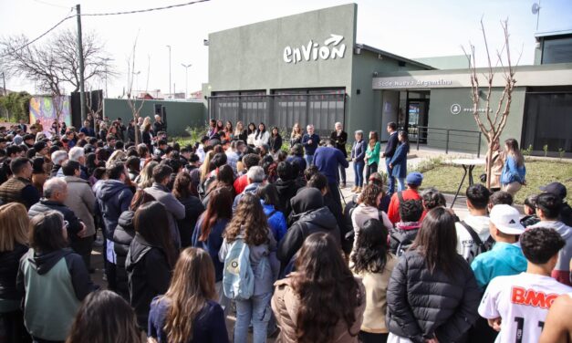 Larroque, Ferraresi y Sierra inauguraron el nuevo edificio para la sede Nueva Argentina del programa Envión