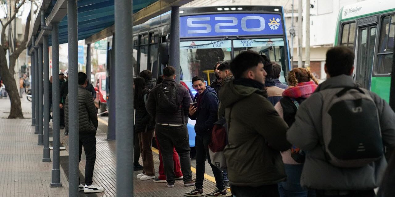 Lanús puso un sistema de transporte público gratuito para el día de las elecciones