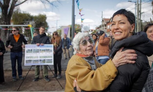 Mayra y Ceci Soler inauguraron la puesta en valor de otra Plazoleta en Quilmes Oeste