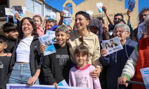 Mayra Mendoza y Ceci Soler con vecinos en obras de pavimentos en La Florida y Bernal Oeste