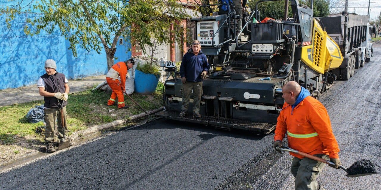 Lanús Gobierno inició obras de pavimentación en Monte Chingolo