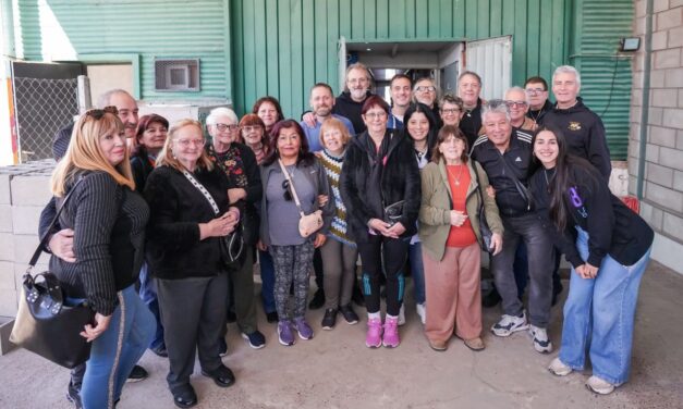 Julián Álvarez y Leandro Decuzzi visitaron el Museo de Malvinas junto a alumnos y alumnas de la EPA Nº712 y de la E.E.S. N°2