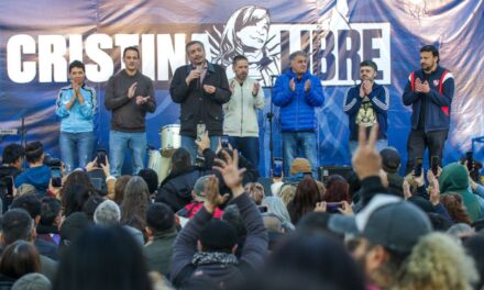En Lanús, Máximo, Alvarez y Decuzzi encabezaron el Festival 'Cristina Libre'