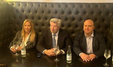 El candidato de Nuevos Aires, Mauricio D'Alessandro, visitó Quilmes y caminó la peatonal Rivadavia con Bernasconi