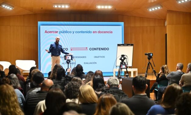 Más de 1.200 docentes en un encuentro para transformar la educación en la Ciudad