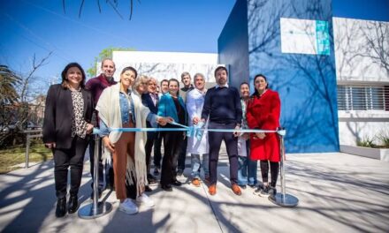 Mayra inaugurò con Kreplak el nuevo Centro Comunitario de Salud Mental