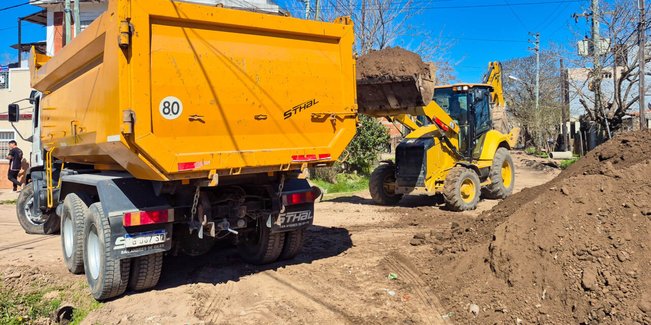 En el barrio Santa Rosa de Berazategui se ejecuta nueva obra de saneamiento y asfaltos