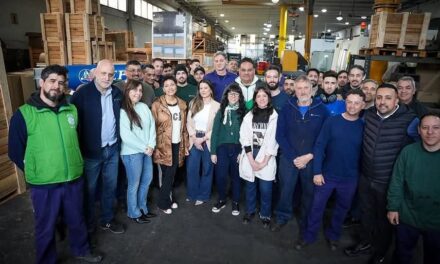 Mayra y Ceci Soler en la firma REPICKY: "Trabajadores y empresas cada día tienen más dificultades; es un modelo que destruye la industria nacional"