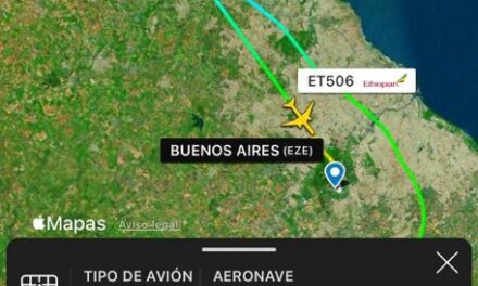 (VIDEOS) Emergencia aérea: Un avión sobrevoló el Conurbano a baja altura y llamó la atención de todos los vecinos