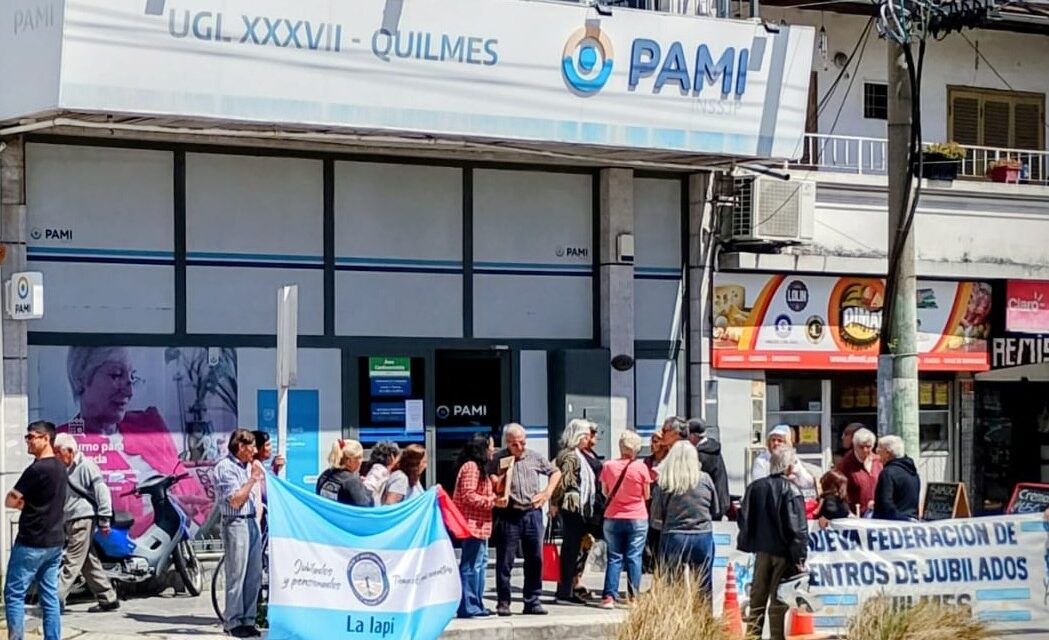(VIDEO) Jubilados reclamaron en PAMI Quilmes