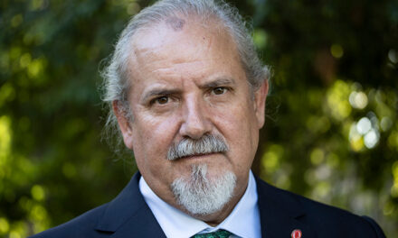 El rector de la UNQ, Alfredo Alfonso, sostuvo que "la Universidad está bien, sigue de pie y resistiendo”