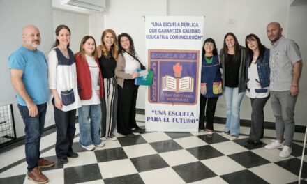 Magdalena Sierra entregó subsidios en instituciones educativas de Avellaneda