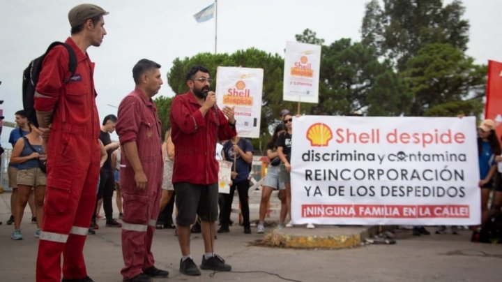 Otro fallo judicial contra Shell, en Dock Sus, ordena reinstalar a trabajador por rol en la defensa ambiental y de los derechos laborales
