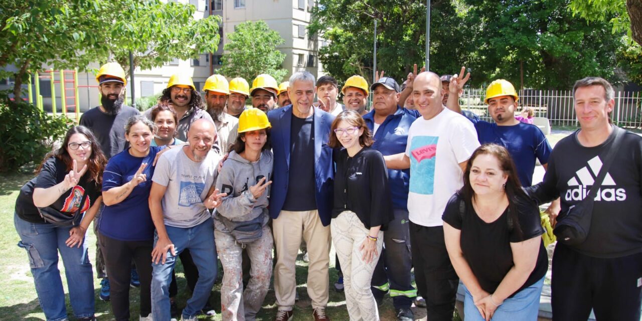 Jorge Ferraresi, Magdalena Sierra y Silvina Batakis entregaron viviendas en la Isla Maciel