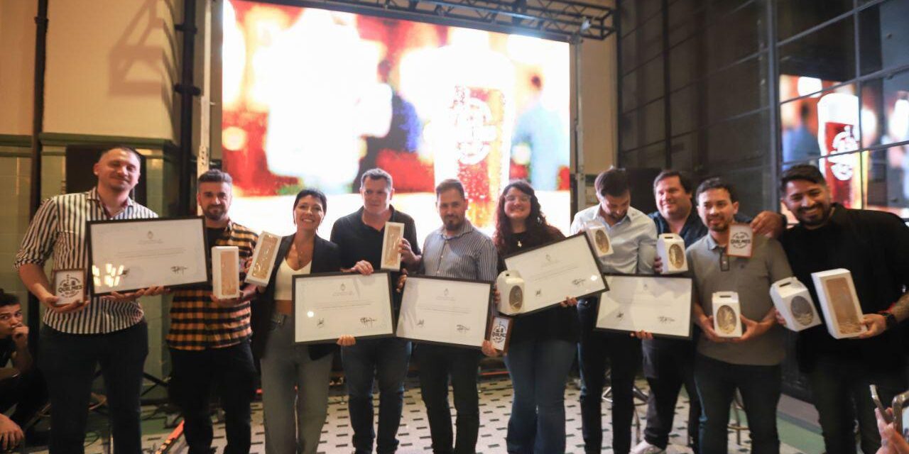 Mayra acompañó la presentación de la Ley "Quilmes Capital Provincial de la Cerveza"
