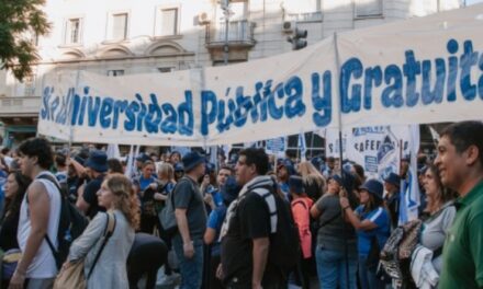Van a la Justicia para exigir cumplimiento de la ley de financiamiento universitario