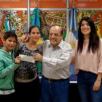 Mussi entregó subsidios a 40 familias de escasos recursos de Berazategui para mejorar sus hogares