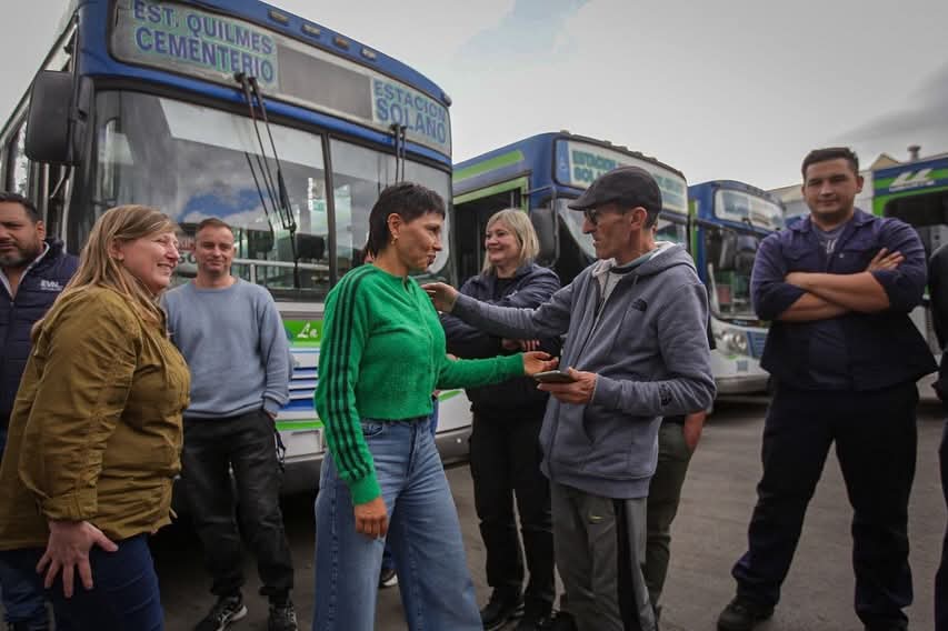 Mayra Mendoza presentó el nuevo recorrido de la Línea 257 que une los barrios La Sarita y La Cañada de Solano