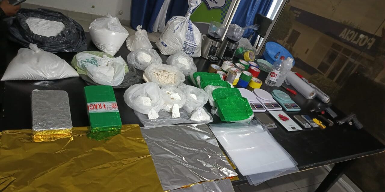 Desmantelan en Quilmes cocaina de cocina: Siete kilos y medio secuestrados, precursores químicos y armas
