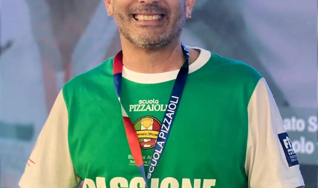 En un nuevo campeonato de Pizza, el quilmeño Andrés Delicia (campeón mundial de Piazza a la Piedra) recibió otro galardón
