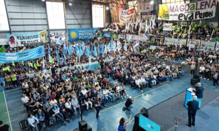 Multitudinario acto de Taiana y Ferraresi en el Gatica de Avellaneda
