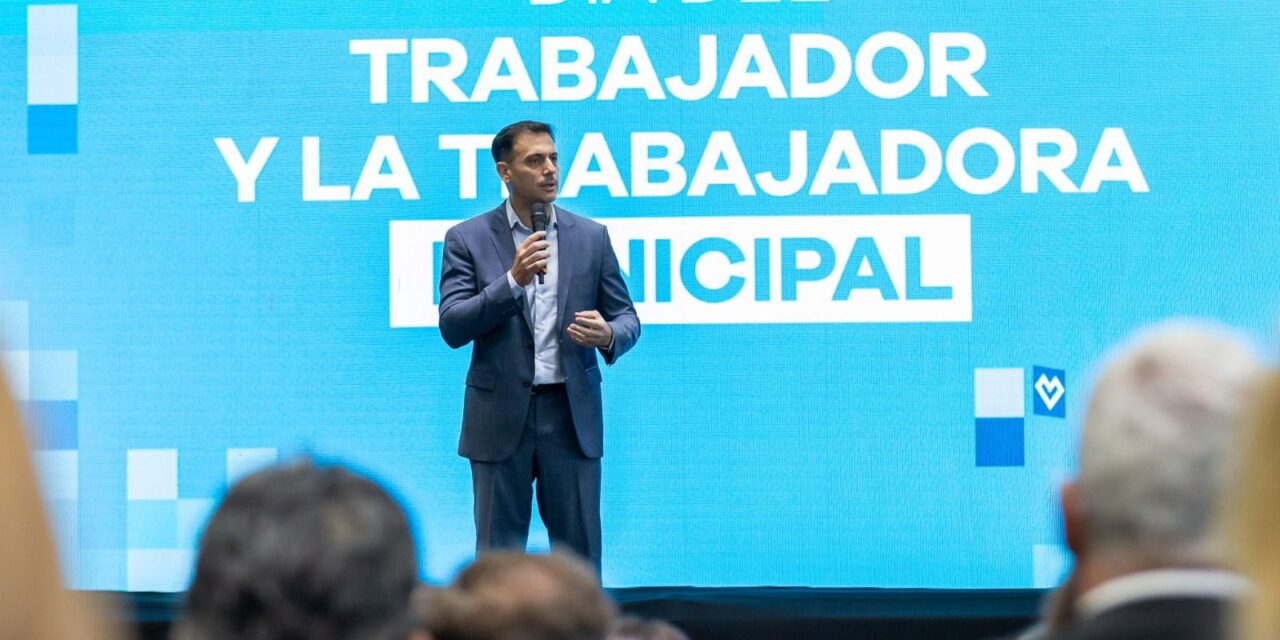 Lanús: Julián Alvarez distinguió a más de 200 trabajadores municipales por su trayectoria