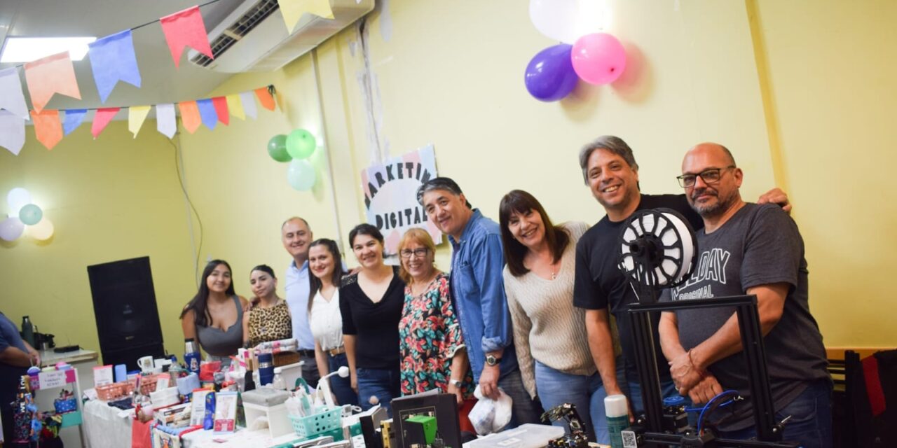 Claudio Arévalo recorrió la muestra anual del CFP 408