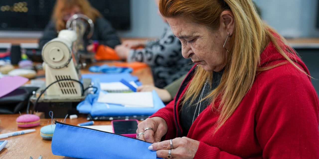 Lanús: Nuevo curso de moldería, corte confección en la Escuela Municipal de Oficios
