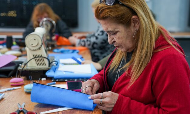 Lanús: Nuevo curso de moldería, corte confección en la Escuela Municipal de Oficios