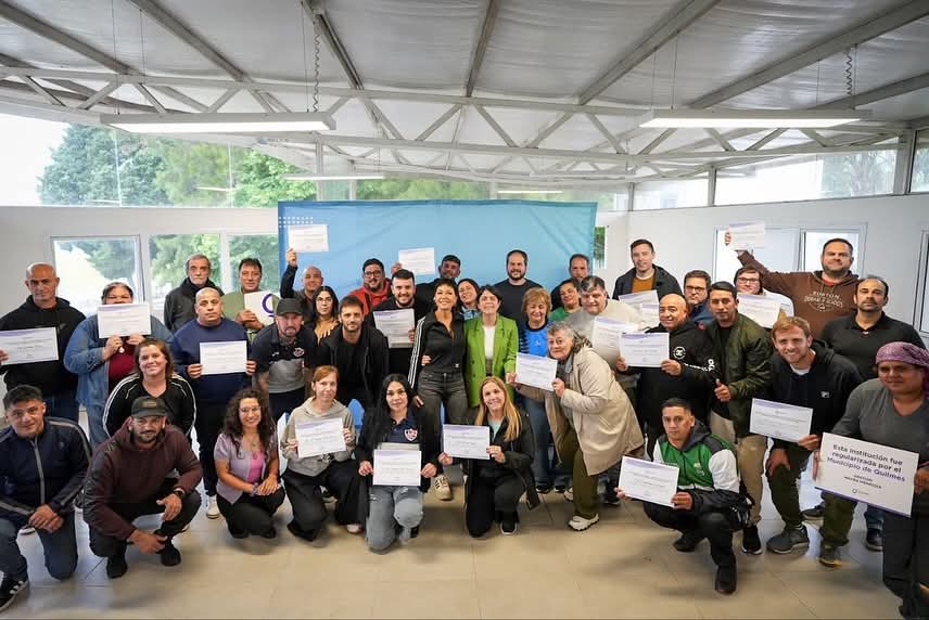 Mayra encabezó la entrega de subsidios y personerías jurídicas a instituciones deportivas de Quilmes