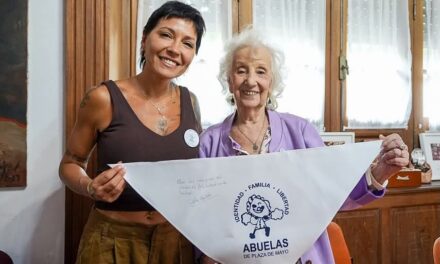 Mayra Mendoza firmó un convenio entre la Comuna y Abuelas de Plaza de Mayo