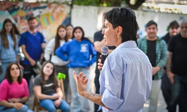 Mayra presentó obras y proyectos escolares en el marco del programa municipal "Quilmes Coopera"