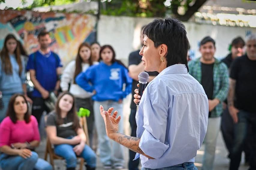 Mayra presentó obras y proyectos escolares en el marco del programa municipal "Quilmes Coopera"