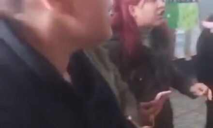 En un video varias madres de alumnas denunciaron casos de abuso en una escuela de Bernal Oeste