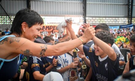 Mayra agradeció y destacó el rol de "cada  familia de los clubes de barrio de Quilmes”
