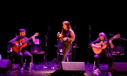 Mariel Merino desembarca en Banfield con “Nacida hembra”